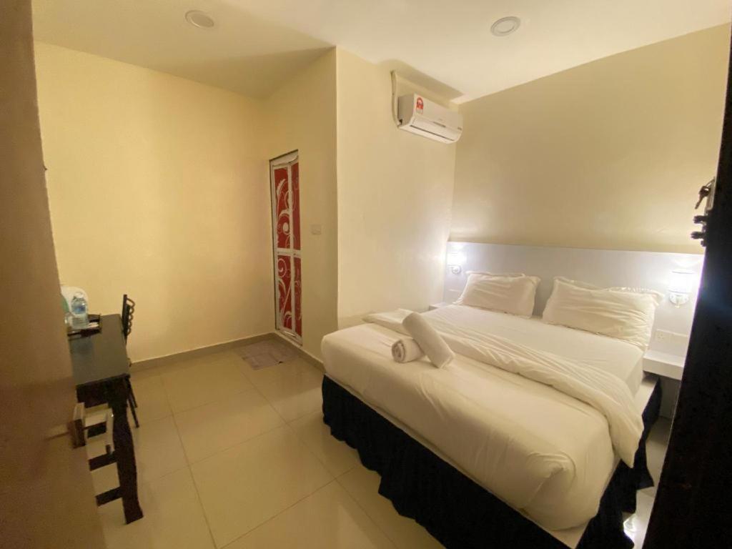 Sun Sega Hotel Perai Exterior photo