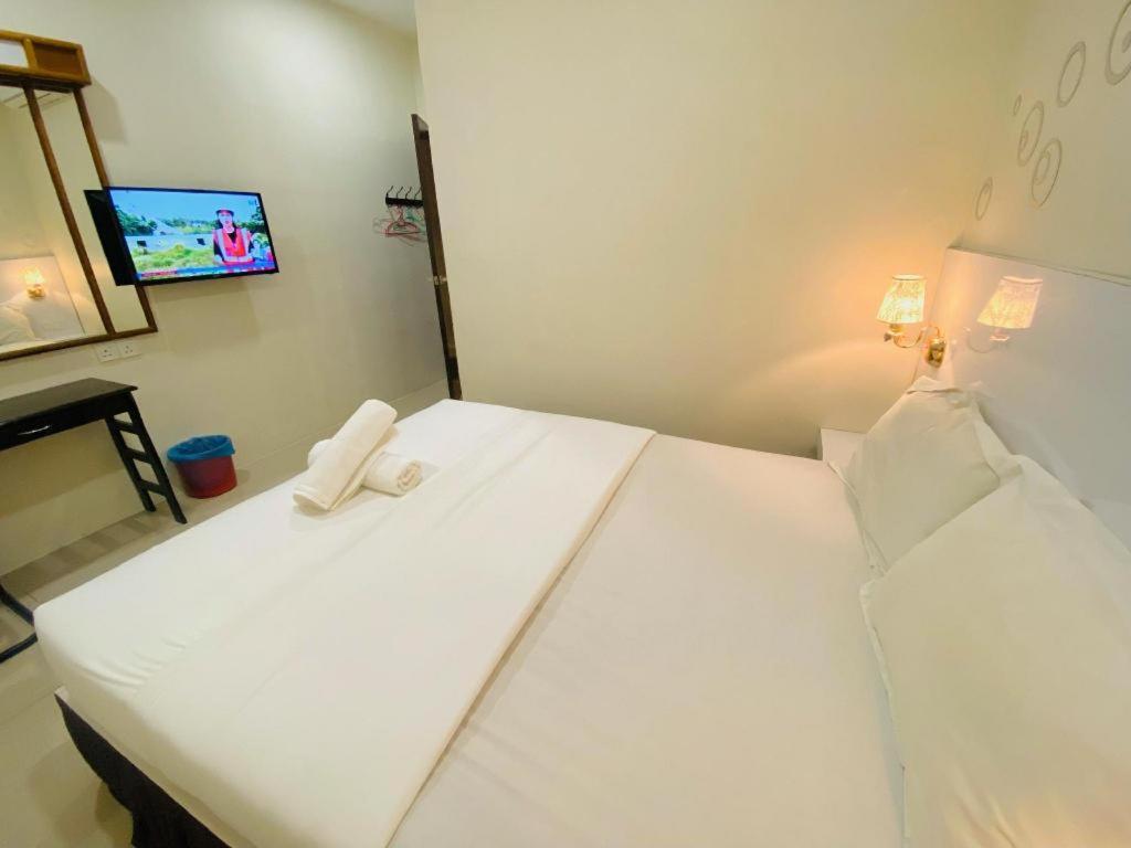 Sun Sega Hotel Perai Exterior photo
