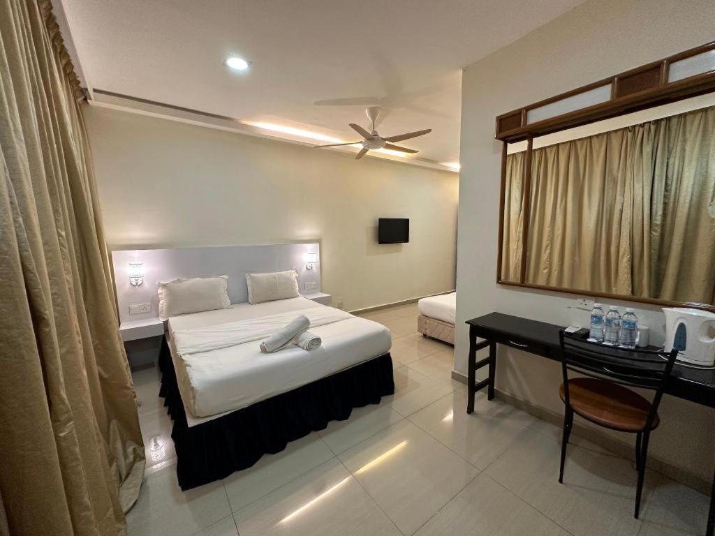 Sun Sega Hotel Perai Exterior photo